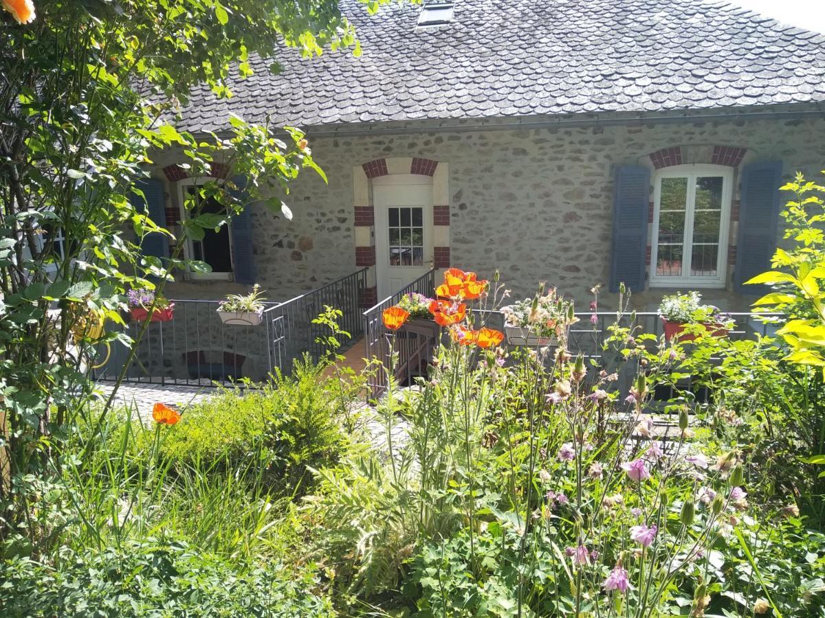 Le Relais Des Capucines Bed & Breakfast Largnac ภายนอก รูปภาพ
